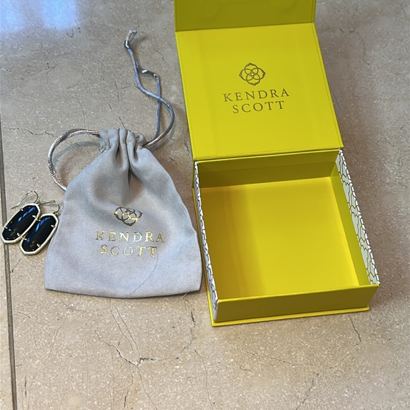 Kendra Scott Elle Gold Drop Earrings in Black - Picture 4 of 4